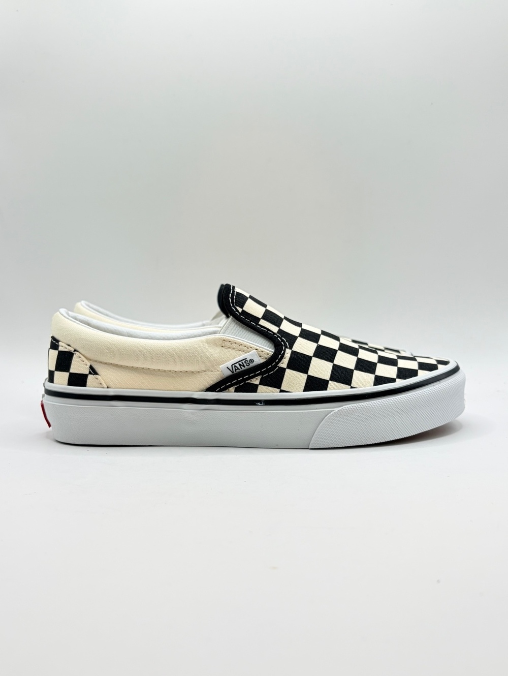 Vans Classic Slip-On sneakers in the iconic black-and-white checkerboard 6 Women